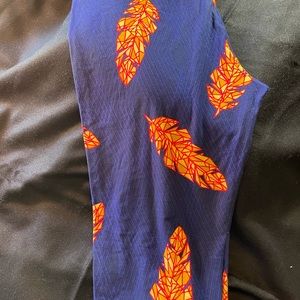 LuLaRoe Feathered Leggings TC